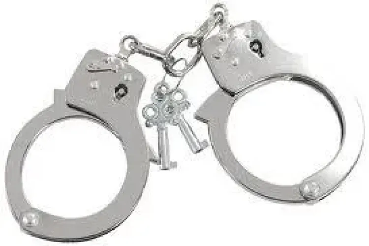 O fată de 17 ani din Turda a jefuit un bărbat