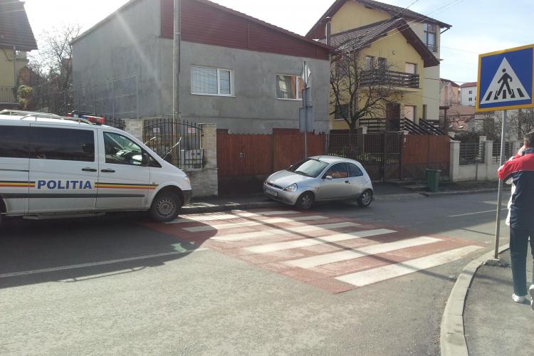Duba Poliției Cluj, parcată pe trecerea de pietoni pe strada Meteor! Cum i-a PENALIZAT un trecător - FOTO