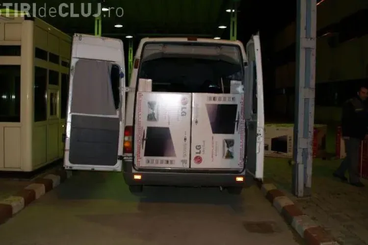 100 de televizoare LED confiscate la Huedin