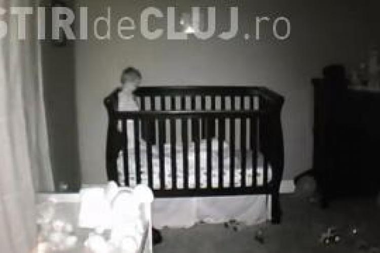 CLIPUL ZILEI: Aventura unui bebeluș când parinții lui cred ca doarme VIDEO