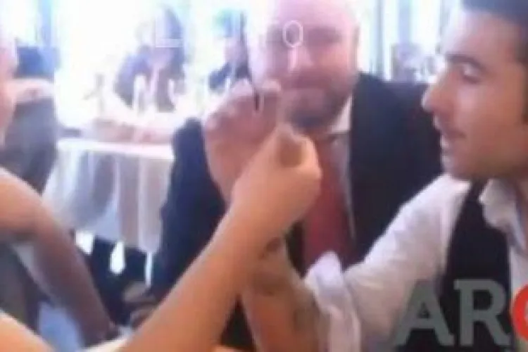 Clujeanul Adrian Marțian și Adrian Mutu la o partidă de skandenberg, după un pahar - VIDEO