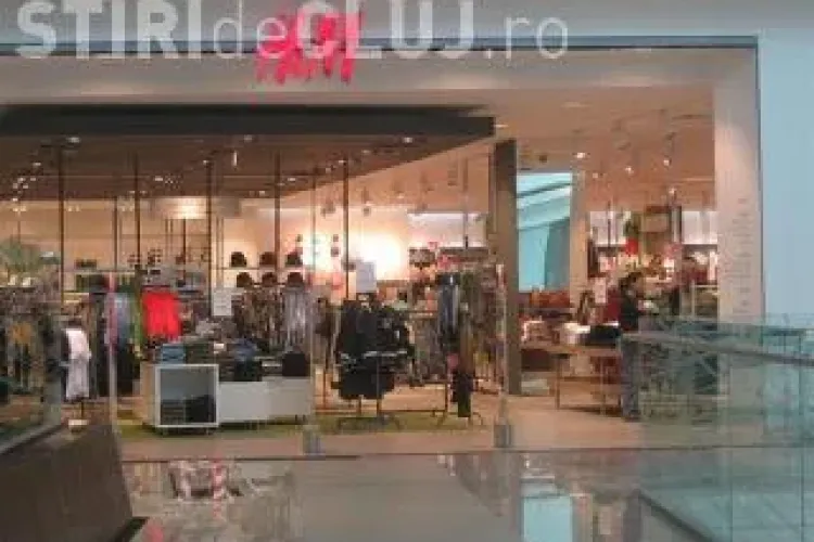 ”RABLA” și la haine. H&M îți dă bani și la CLUJ pe hainele vechi. Unde trebuie să le DUCI