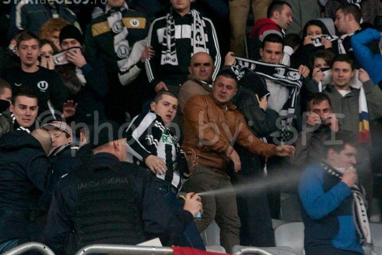 Jandarmeria Cluj minte cand spune ca la meciul de aseara U Cluj-Steaua nu s-au folosit gaze lacrimogene? Vezi FOTO ce arata contrariul
