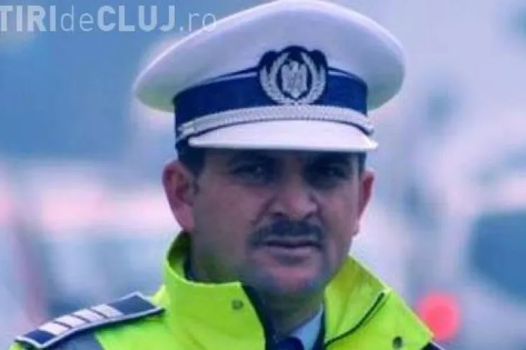 Polițist rutier din Câmpia Turzii, prins la ”ciupit”? Când a fost FILMAT, a fugit și s-a BARICADAT în mașină - VIDEO