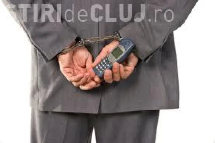 Cum sunt introduse telefoanele mobile în închisori? Vezi care e explicația directorului ANP