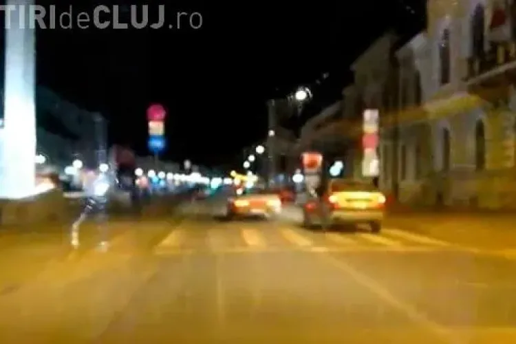 La un pas de accident, la intrare pe Eroilor. Neatenția îl putea COSTA - VIDEO