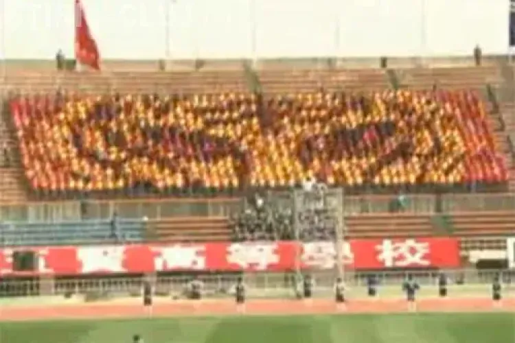 LCD-urile umane: Vezi cum fac spectacol galeriile din Coreea de Sud VIDEO SENZAȚIONAL