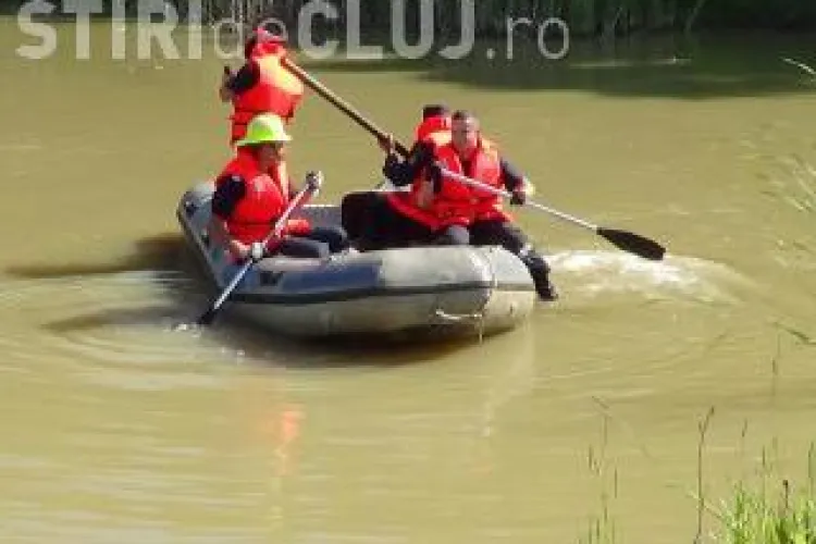 Persoană căzută în Someş, la Dej, pe strada 1 Mai UPDATE: Victima a murit