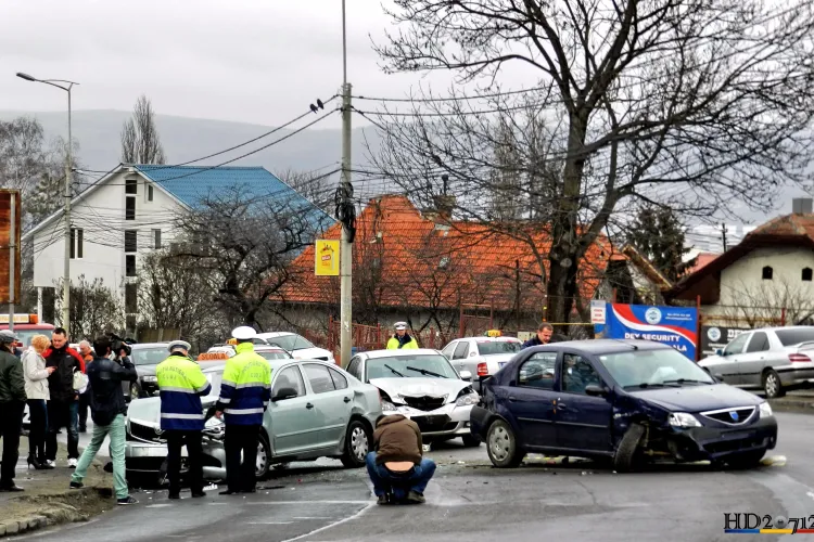 Accident pe Calea Turzii! Patru mașini s-au tamponat - FOTO