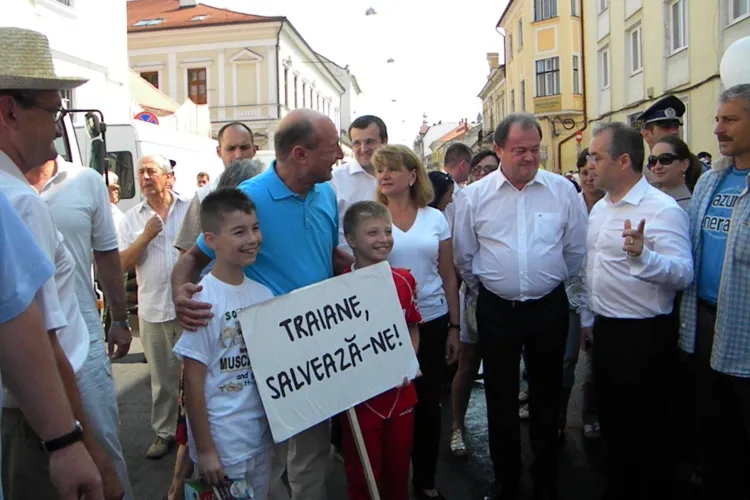 Băsescu vine cu lămuriri! Candidează sau nu Emil Boc la șefia PDL?