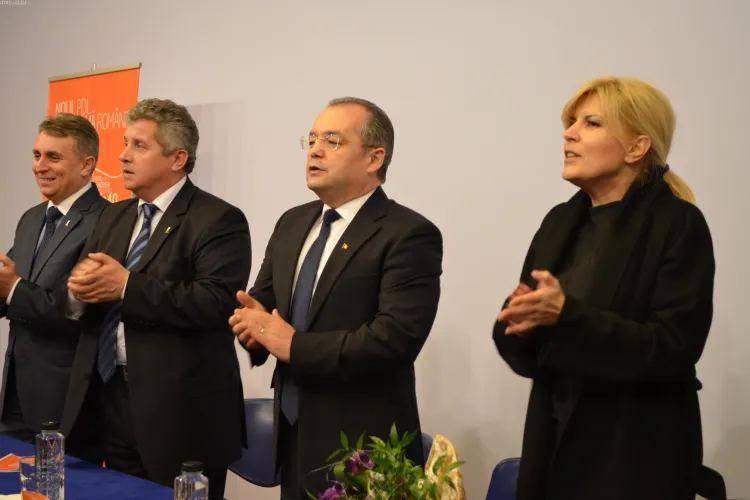 Imnul PDL, Verde Înrourat, a răsunat din nou la Cluj-Napoca! Elena Udrea a făcut atmosferă - VIDEO și FOTO