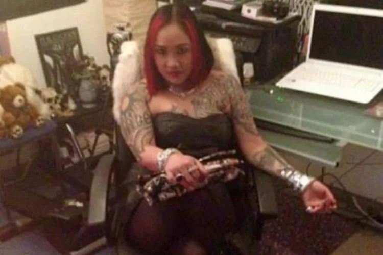 ”Hoața de suflete”, femeia care înspăimântă internetul FOTO