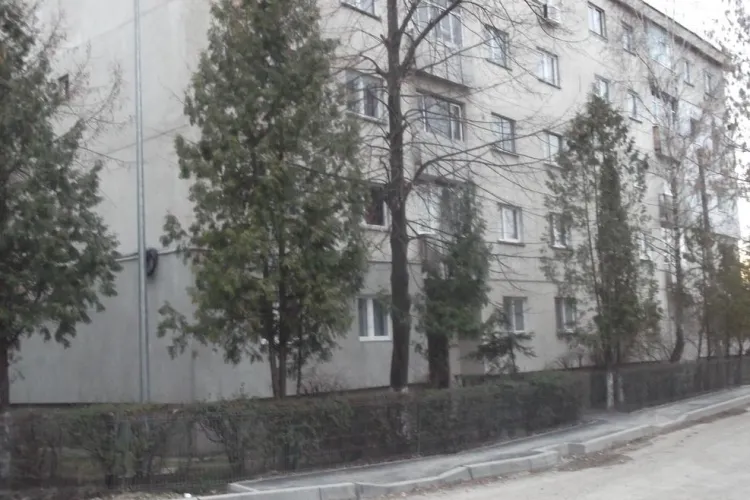 Abonații Romtelecom din Mănăștur lăsați fără ton la telefon pentru că se asfaltează strada