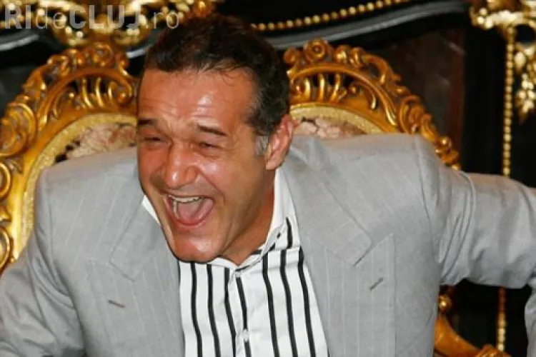 Becali pe Muntele Athos într-o fotografie MONUMENTALĂ. A dus banii cu sacul? - FOTO