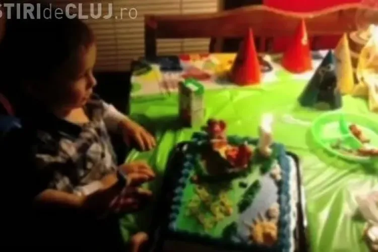 Ce a găsit într-un tort aniversar. Noroc că nu și-a tăiat mâna FOTO