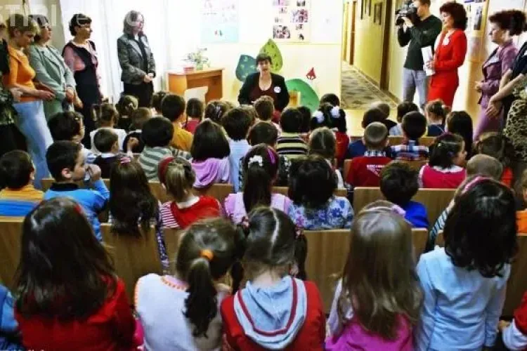 Clasa pregătitoare la Cluj. Elevii au fost repartizați pe străzi. VEZI lista