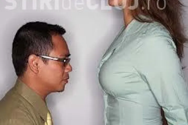 Cum gândesc bărbații cărora le plac sânii mari? Vezi răspunsul dat de cercetători