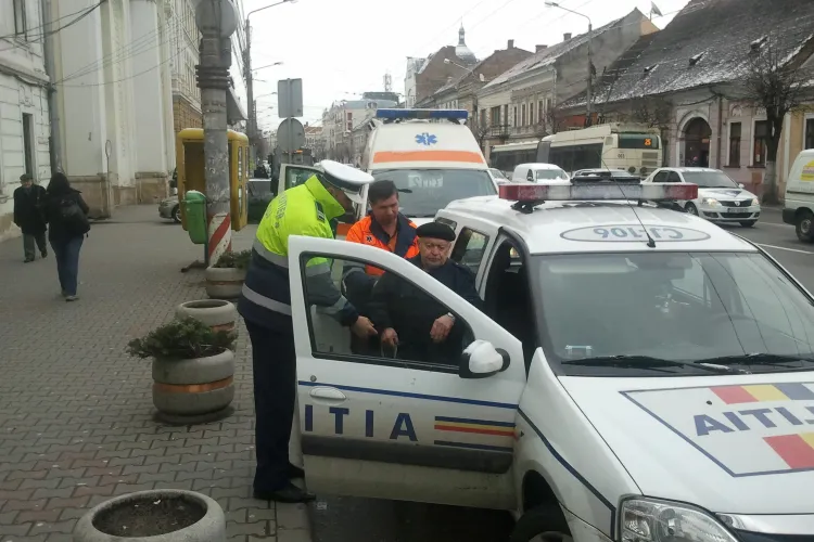 Bătrân de 70 de ani prins între ușile unui troleibuz și târât pe 21 Decembrie 1989! - FOTO