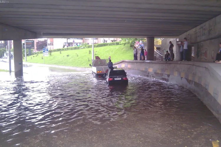 COD GALBEN de inundații în CLUJ. Vezi când este valabil