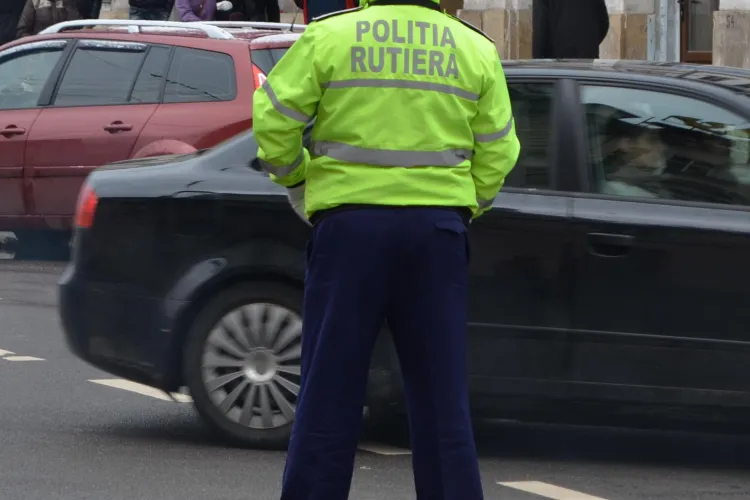 Mort de beat și cu permisul suspendat. Poliția rutieră l-a depistat pe strada Primăverii