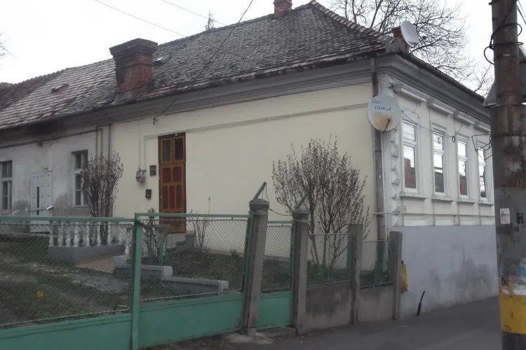 Ansamblul folcloric din Primaria Clujului, acuzat că a lasat fara apă trei familii de pe Calea Manastur. Raspunsul: HALUCINANT