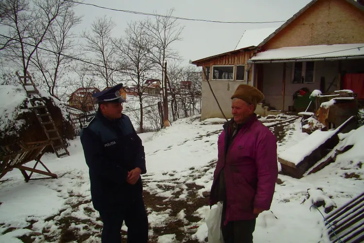 Poliţiştii din Apahida au donat sânge și au luat alimente pentru familiile nevoiaşe - FOTO