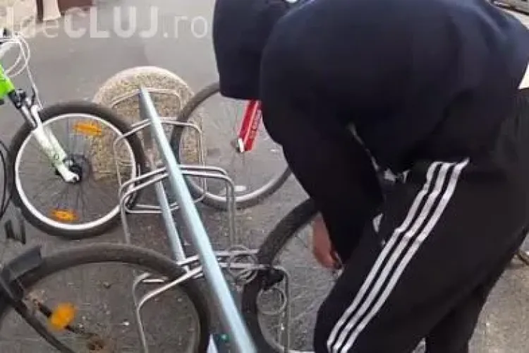 Cum să furi o bicicleta în 10 secunde! Metodă originală - VIDE