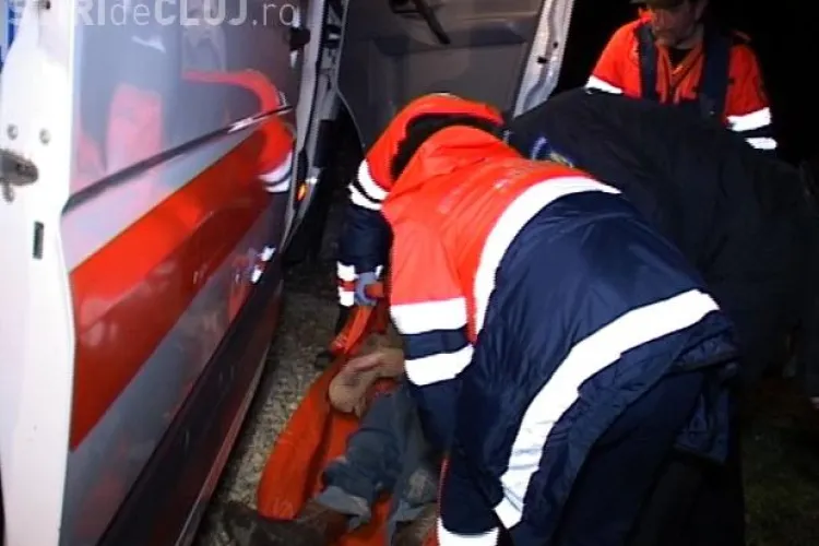 Ruptă de beată. O tânără din Dej a ajuns din șanț la spital în comă alcoolică - VIDEO