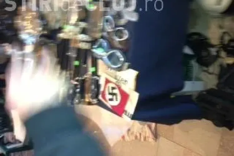 Svastică, scoasă la vânzare la un târg de antichități din Cluj-Napoca - FOTO