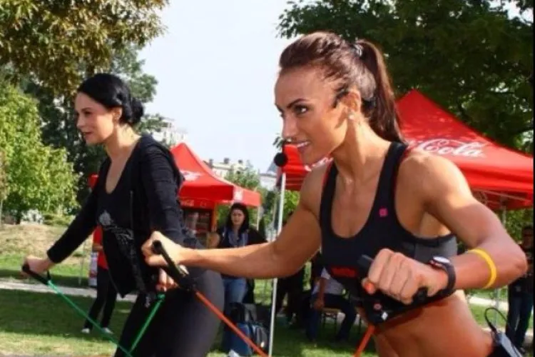 Andreea Marin se apucă de sport. Cea care o supraveghează e Miss Fitness Universe 2011, Anca Bucur - FOTO