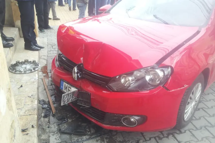 Accident pe Moților! O șoferiță a lovit 3 persoane pe trotuar - VIDEO