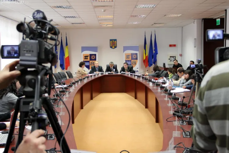 Ceartă pe buget în Consiliul Județean între PDL și PNL. Pe ce vor fi cheltuiți banii noștri