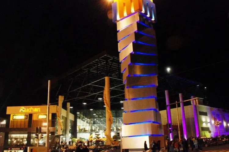Iulius Mall Cluj stinge luminile de Ora pământului 2013