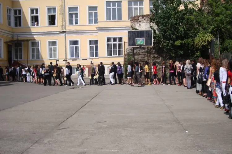 Liceele de tradiție din centrul Clujului, revendicate pe bandă rulantă. Liceul Barițiu riscă să piardă curtea