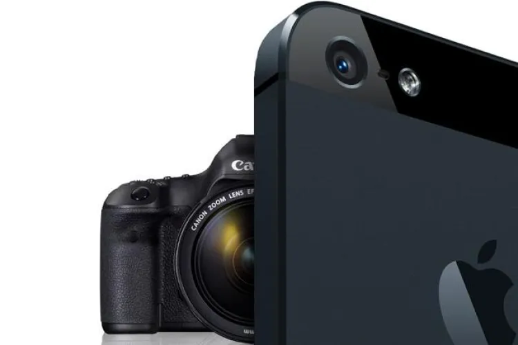 Smartphone-ul, ”distrugătorul” de camere foto și GPS-uri