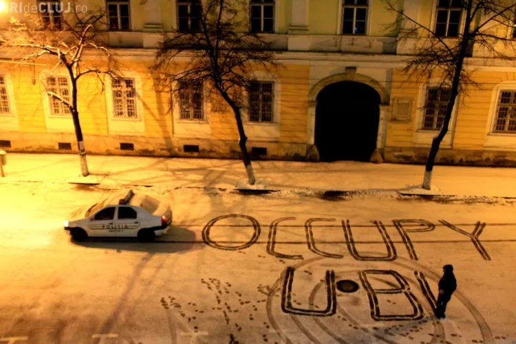 OCCUPY UBB! Studenții care au ocupat UBB au dormit acolo. Profesorii s-au solidarizat cu ei - FOTO și VIDEO