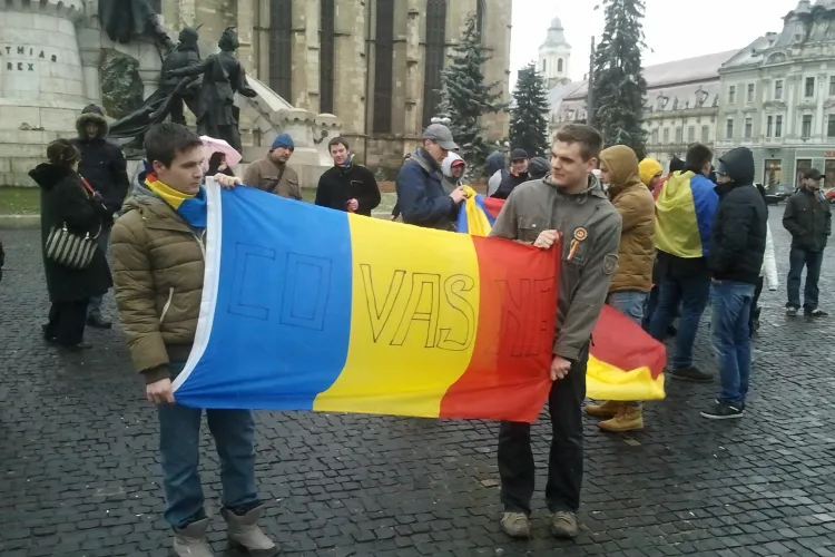 Miting PRO Sabina Elena și la Cluj. Funar propune expulzarea celor care nu respectă TRICOLORUL - VIDEO