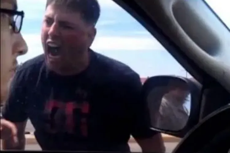 CLIPUL ZILEI: CUm să te comporți când lovești un DEMENT în trafic VIDEO