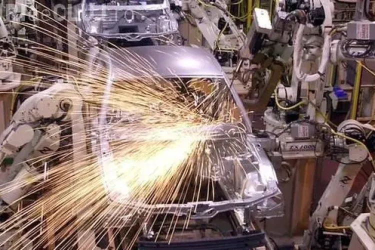Ponta: Cea mai FAIMOASĂ companie germană din industria auto își deschide o fabrică în România. Vine la CLUJ?