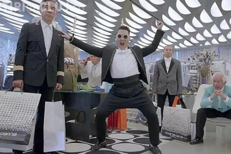 PSY lovește din nou: 14 milioane de vizualizări pe YouTube în 24 de ore VIDEO