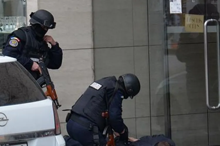 Tentativă de JAF la Trezoreria Cluj - Exercițiu al trupelor speciale de la Jandarmeria Cluj - Galerie FOTO