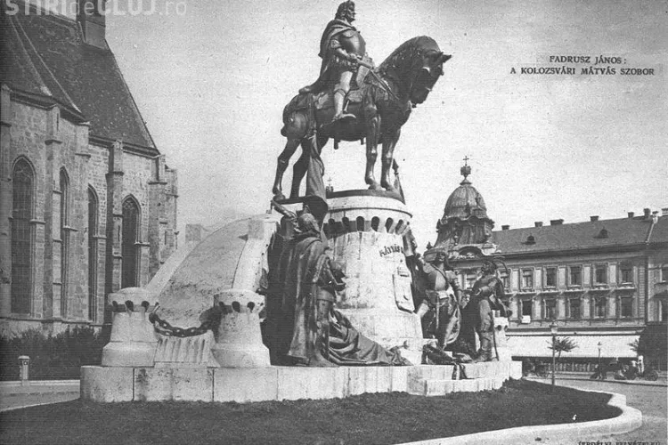 Pe statuia din Piaţa Unirii a scris şi MATEI CORVIN, nu numai Mathias Rex - FOTO
