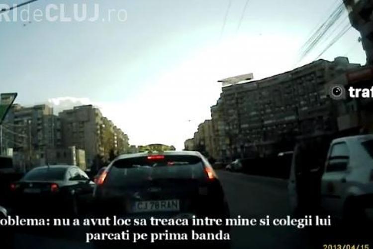 Tupeu de taximetrist: Fără oglindă și stopuri, forțează pe Aurel Vlaicu  - VIDEO
