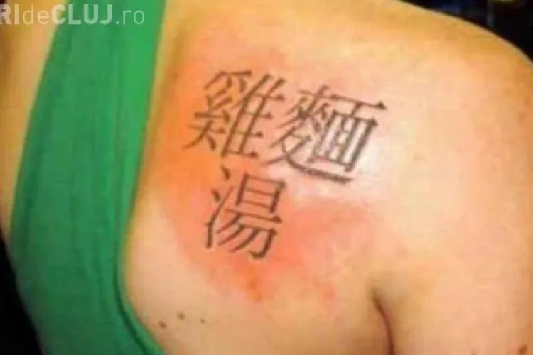 Se mândrea că are un tatuaj cool. Ce simbolizează de fapt semnele - FOTO