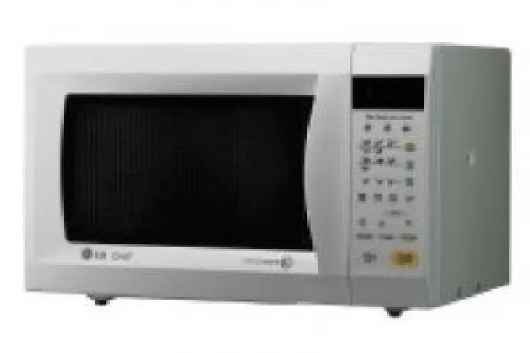 Folosești cuptorul cu microunde? Vezi cât de periculos e