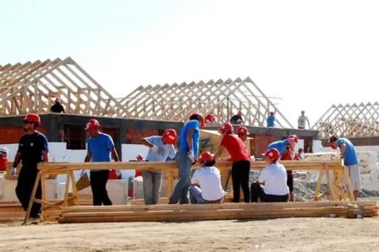 Habitat Cluj caută familii care au nevoie urgentă de o locuinţă decentă. Condiția impusă îi va exclude pe mulți