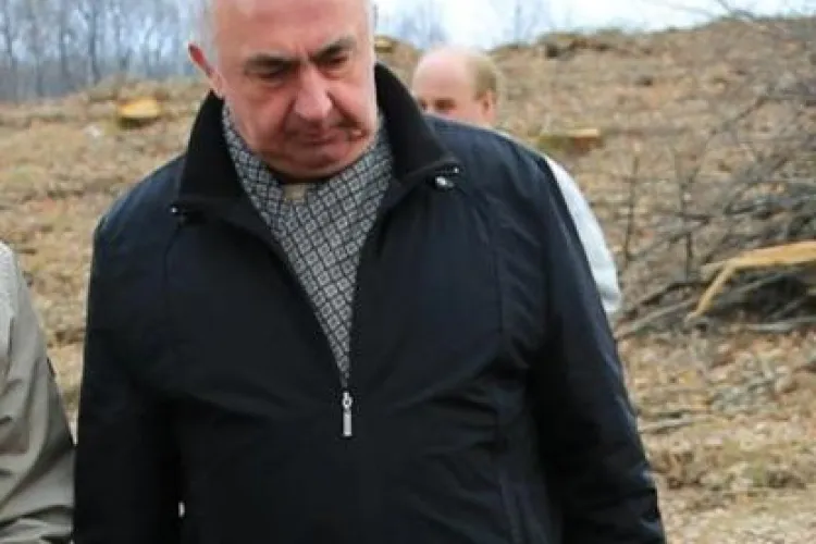 Traian Mariș a fost arestat pe 29 de zile. Lua spagă 10.000 de euro de la pădurari pentru a nu-i da afara - VIDEO