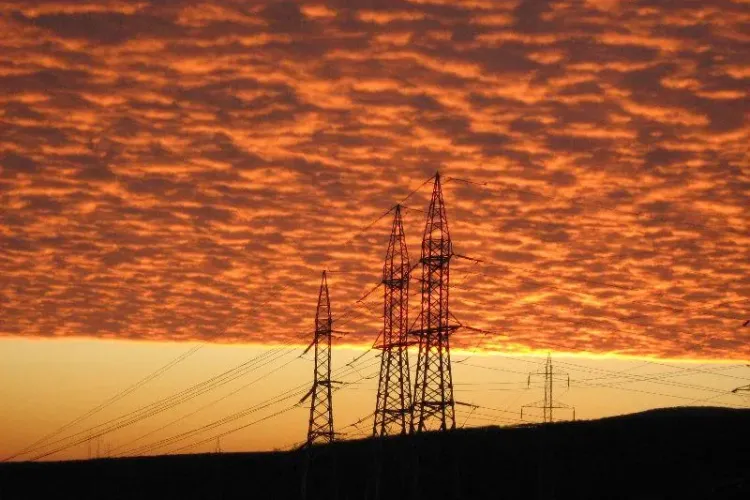 IUBESC CLUJUL - FOTO SUPRANATURALE cu cerul Clujului