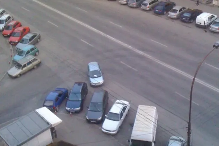 Pe Calea Florești se parchează ca ”animalele” - FOTO