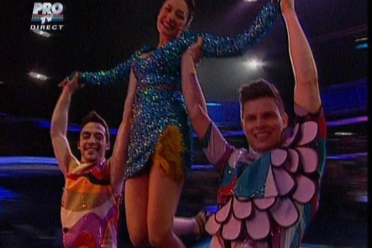 ROMÂNII AU TALENT. Andra a dansat pe masă - FOTO